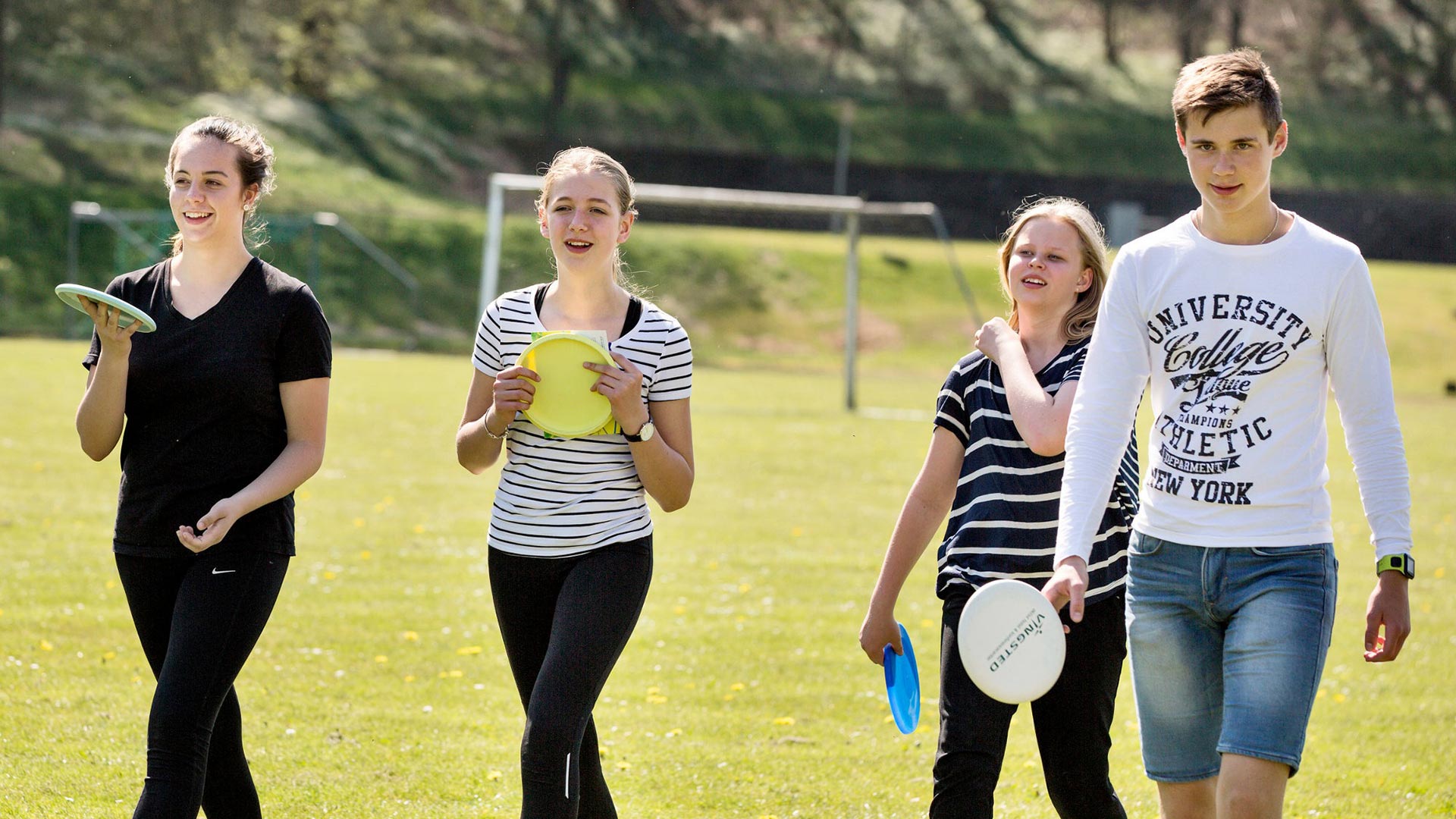 Unge Med Frisbees